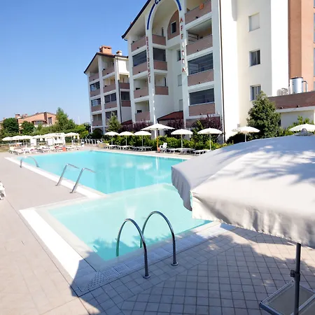 Appart hôtel Cleo 4*