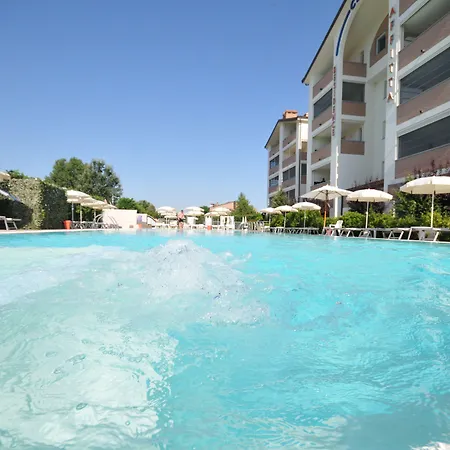 Appart hôtel Cleo 4*