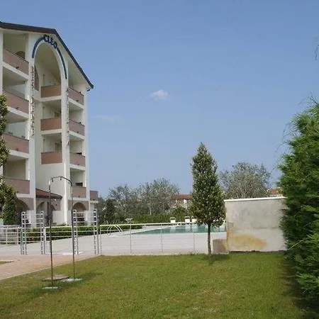 Apartmanhotel Cleo 4*